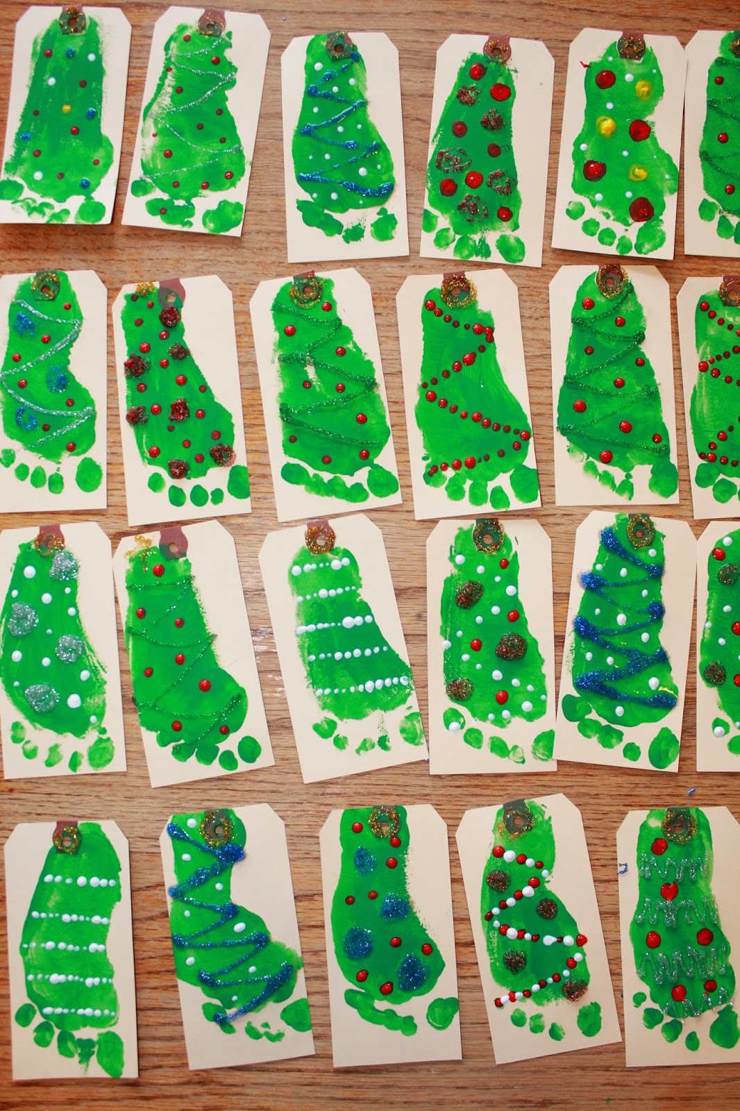PolkaDotty Place Christmas Tree Foot Prints