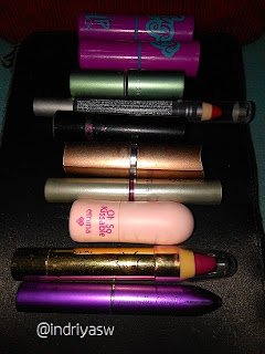 what's in my make up pouch bermacam-macam lipstick