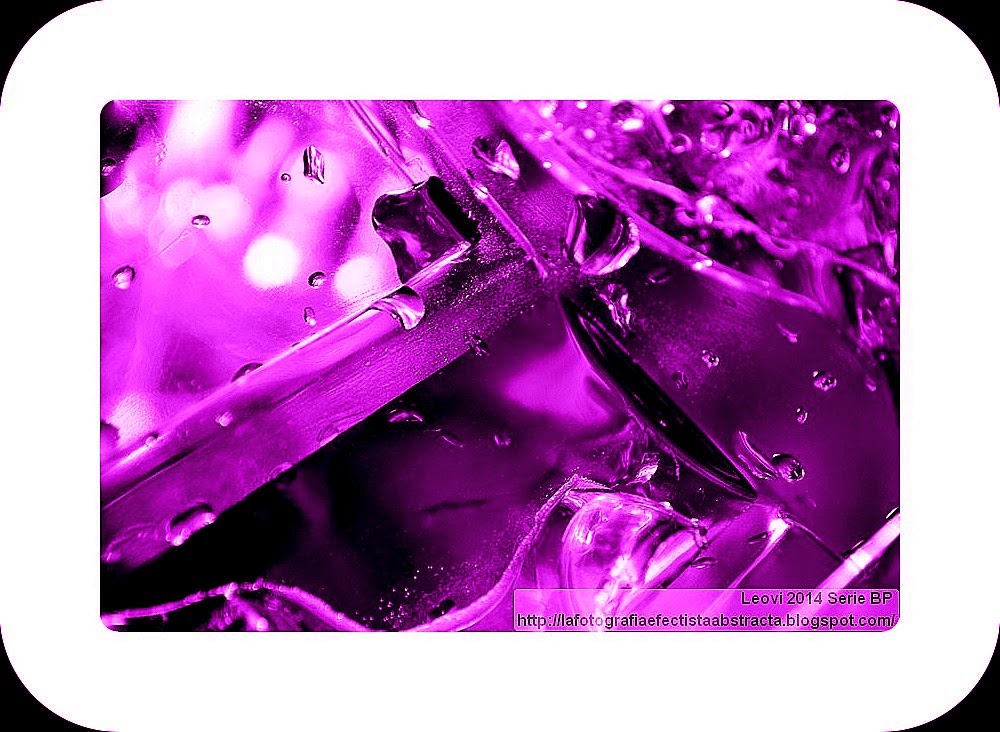 Foto Abstracta 3069 Las lágrimas que se escurren desde mi ventana - The tears that are drained from my window Foto Abstracta 3069 Las lágrimas que se escurren desde mi ventana - The tears that are drained from my window