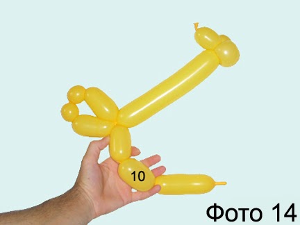 Фигурки из длинных шариков жираф. Жираф из шдм. Жирафик из шарика колбаски. Жираф из шариков колбасок. Как сделать жирафа из воздушного шарика.