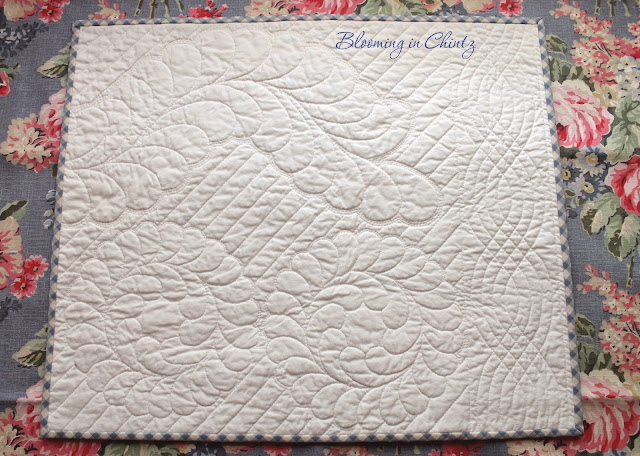 Marking a Quilt Top bloominginchintz.blogspot.com