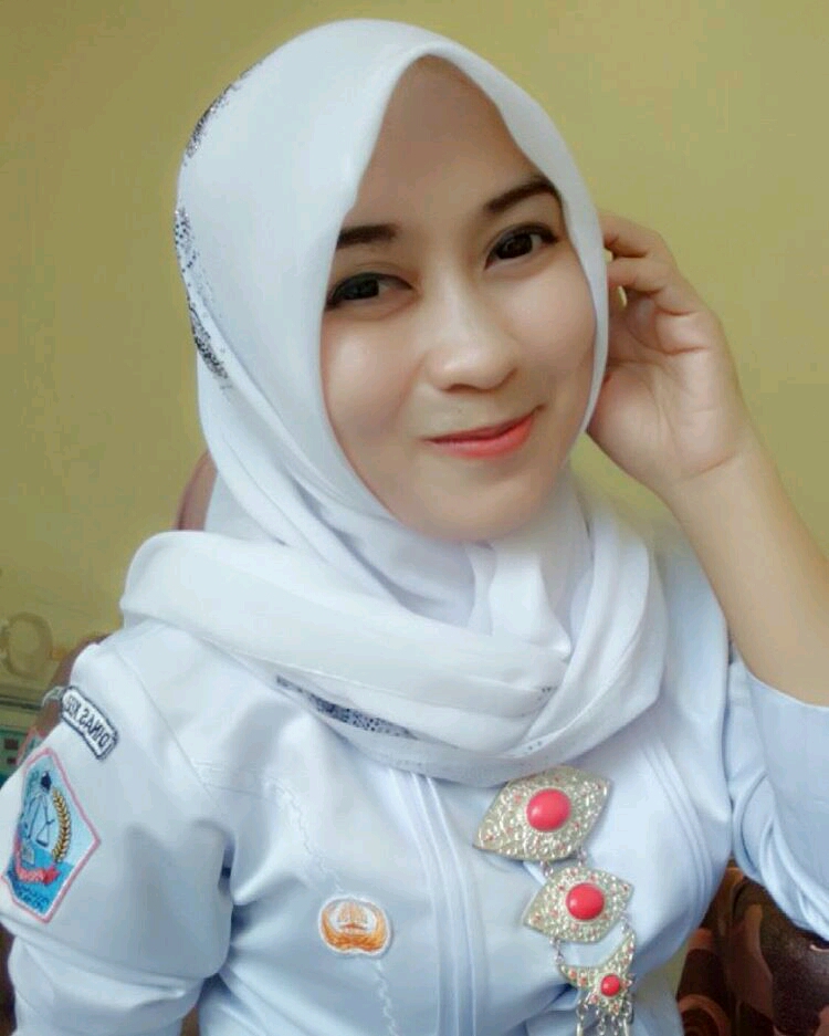 Gambar cewek jilbab cantik indonesia - CantikaMagz