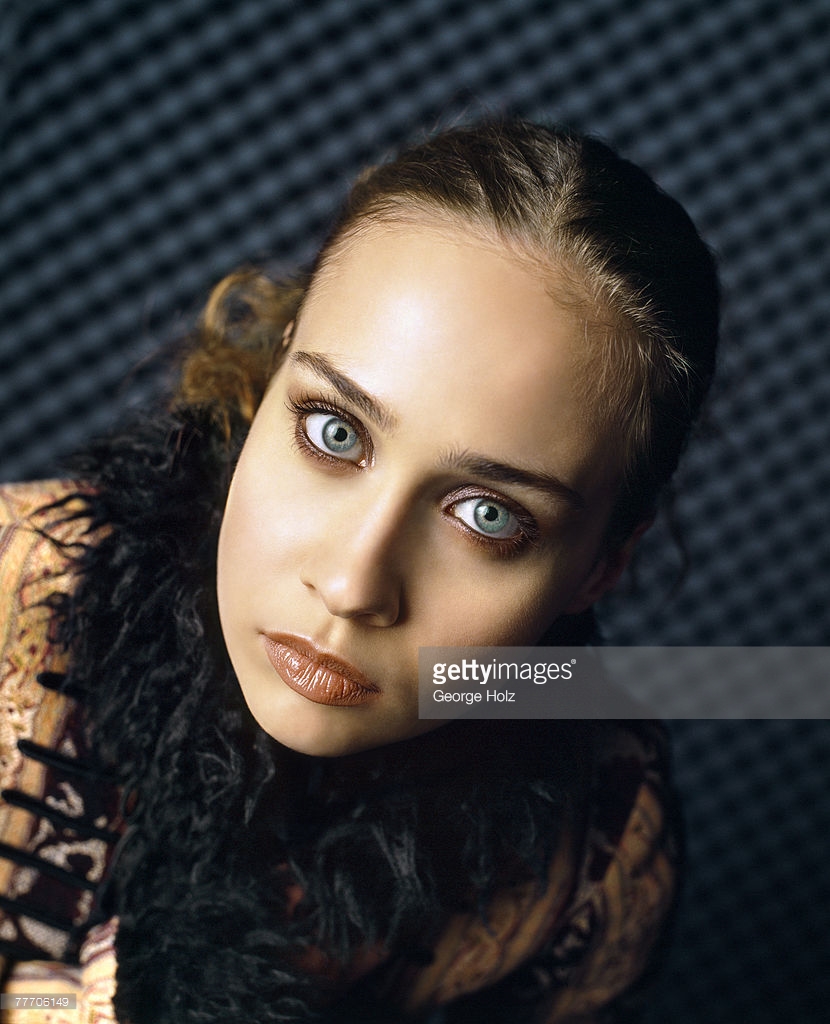 Fiona Apple en Español Photoshoot de Holz, 1997