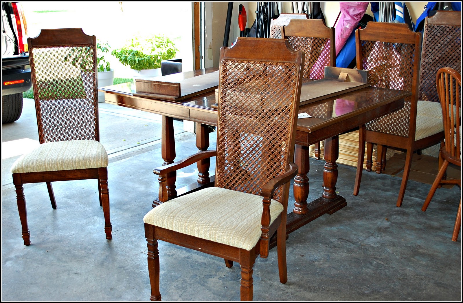 Mama With a Dash of DIY Drama Dining table and chairs get new life!!