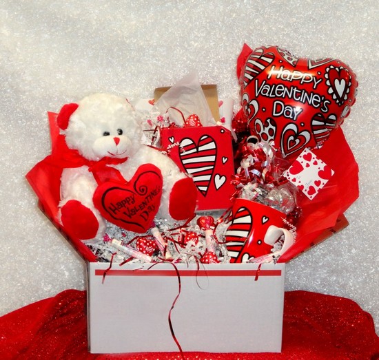 بوكس مع هدايا للعام الجديد 28 صور أفكار صناديق عيد الميلاد كيفية تجميع مجموعة ما هو مفيد لوضع في مجموعة مفاجأة