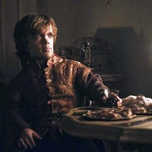 Peter Dinklage (Tyrion Lannister en Juego de Tronos).