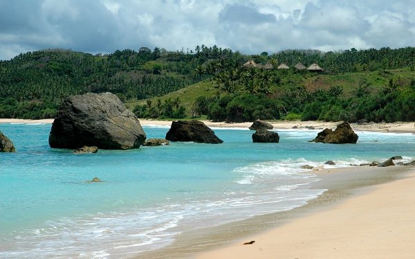 pantai nihiwatu, wisata, travel, traveling, wisata alam, wisata unik, wisata murah, pantai, hidden beach, pantai bali, indonesia, alam indonesia