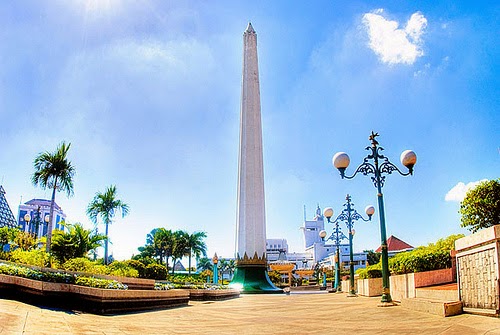 7 Monumen Bersejarah Yang Ada Di Indonesia | Warming News