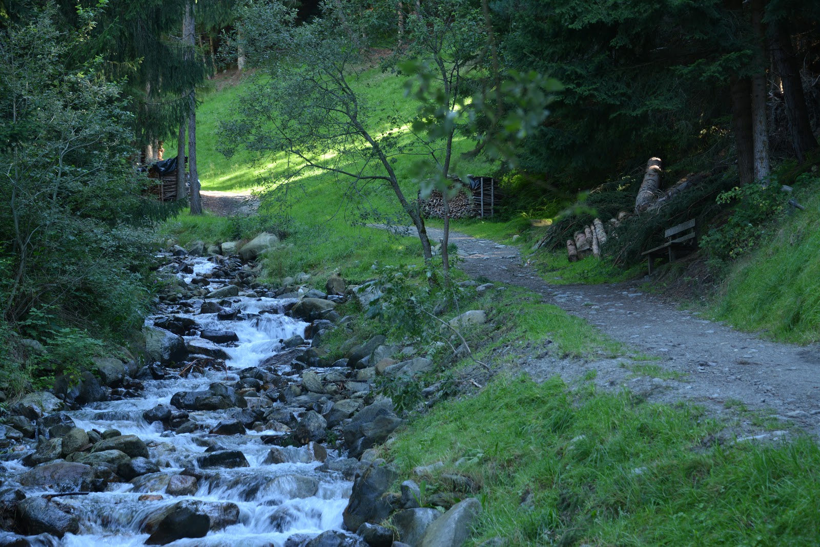 Fiume Terento Foto Del Lago Luoghi Meravigliosi Sentiero