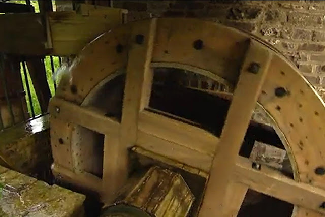 Https Www1 Wdr De Unternehmen Der Wdr Serviceangebot Services Infomaterial Geschaeftsbericht124 Pdf