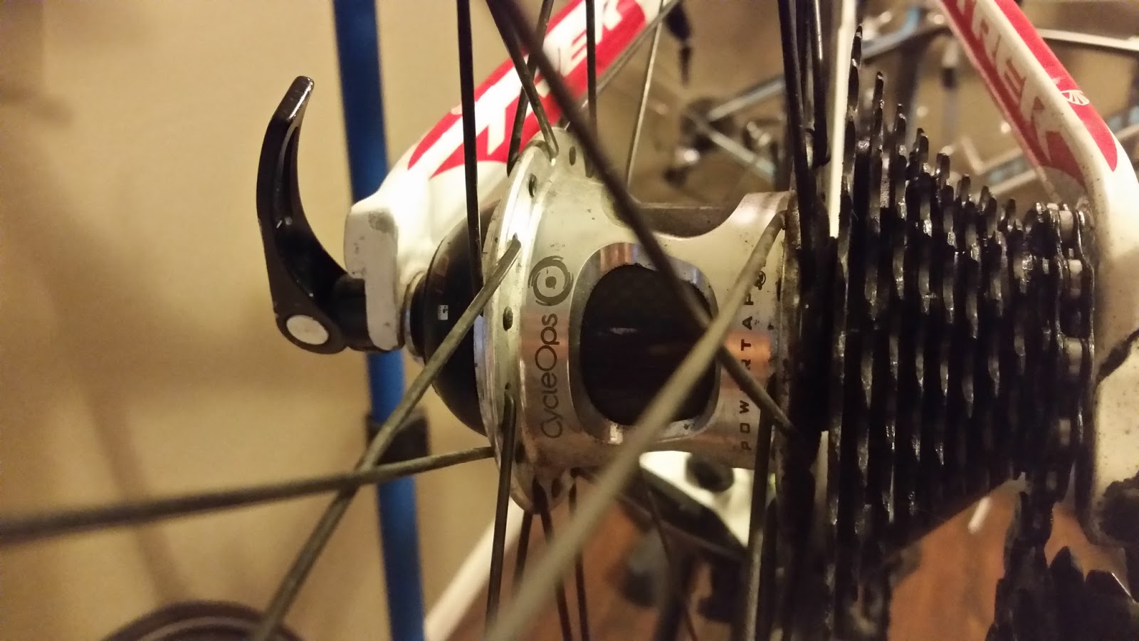 ONE Elite Team 2016 Bicycle Power Meters Garmin Vector 2 compared