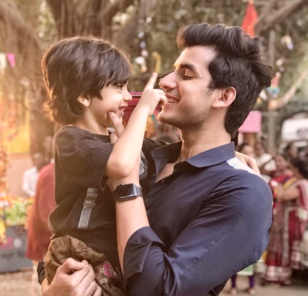 Paras Kalnawat (SP) Age, Girlfriend, Family, Salary, Net Worth, House
