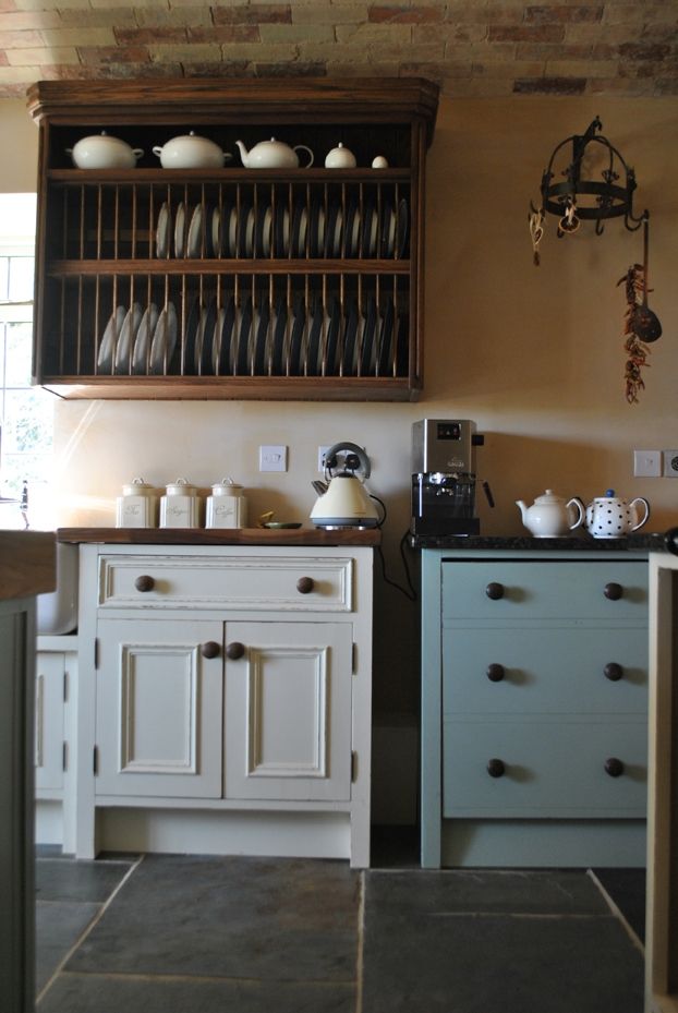 50 Inspirasi Keren Desain Rak Dapur Fungsional - Rumahku Unik