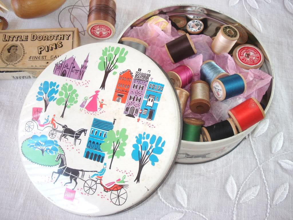 Tessa's Treasures and Vintage Linens Vintage Sewing Tin