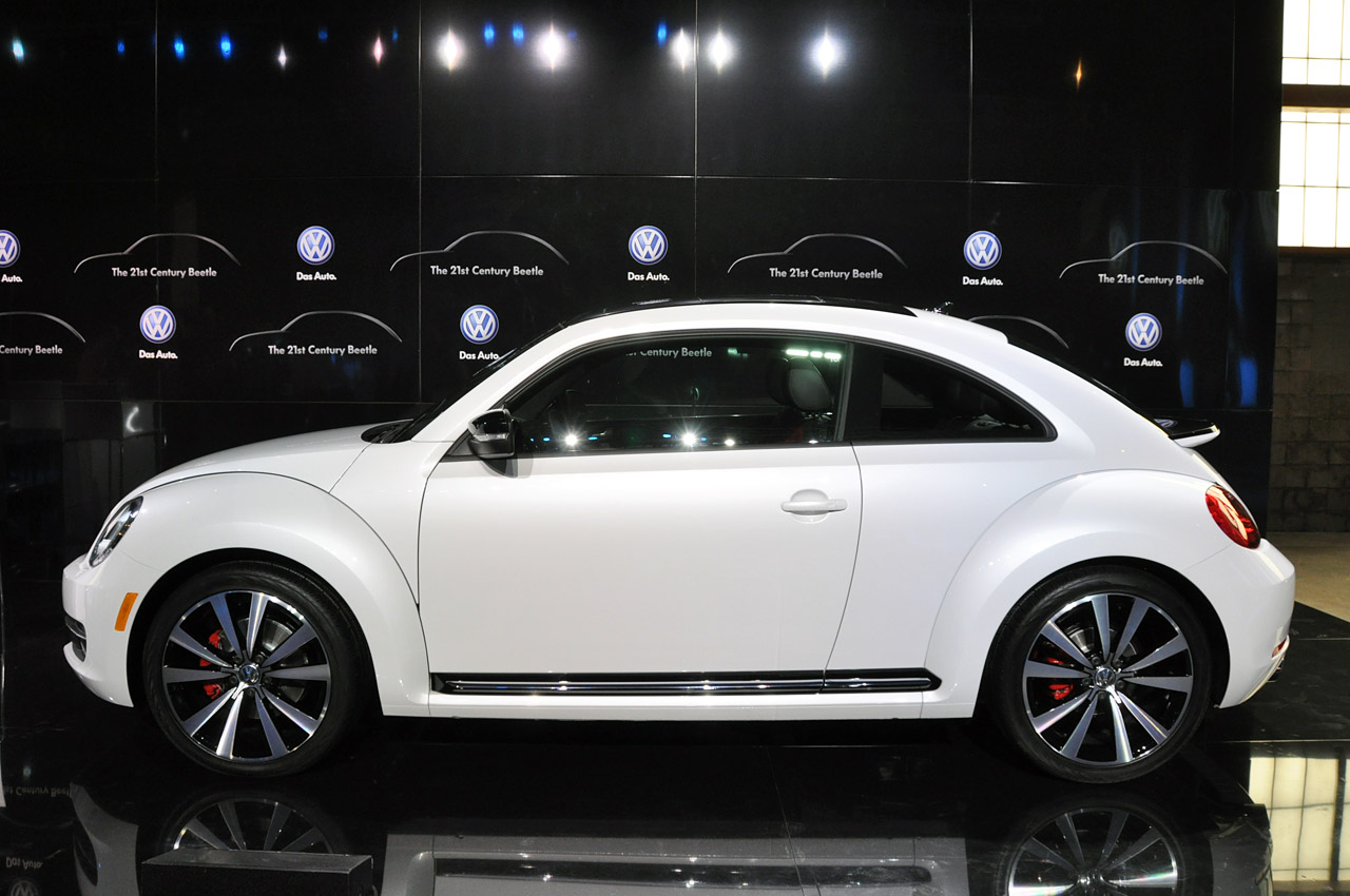 Looks Like a Car: 2012 Volkswagen Beetle silhouette New Tv Premiere video1280 x 850