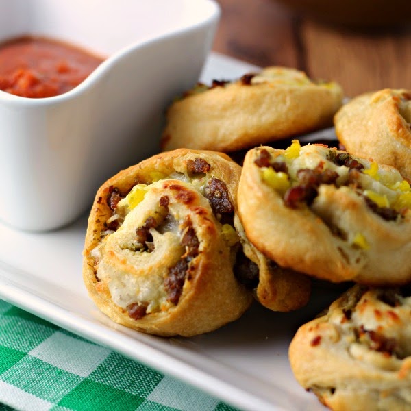 Cheesy Sausage Pinwheels|Renee's Kitchen Adventures: Little bites of sausage, cheese and peppers!