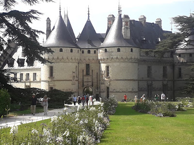 chateau de Chaumont-sur-Loire with flower beds in front