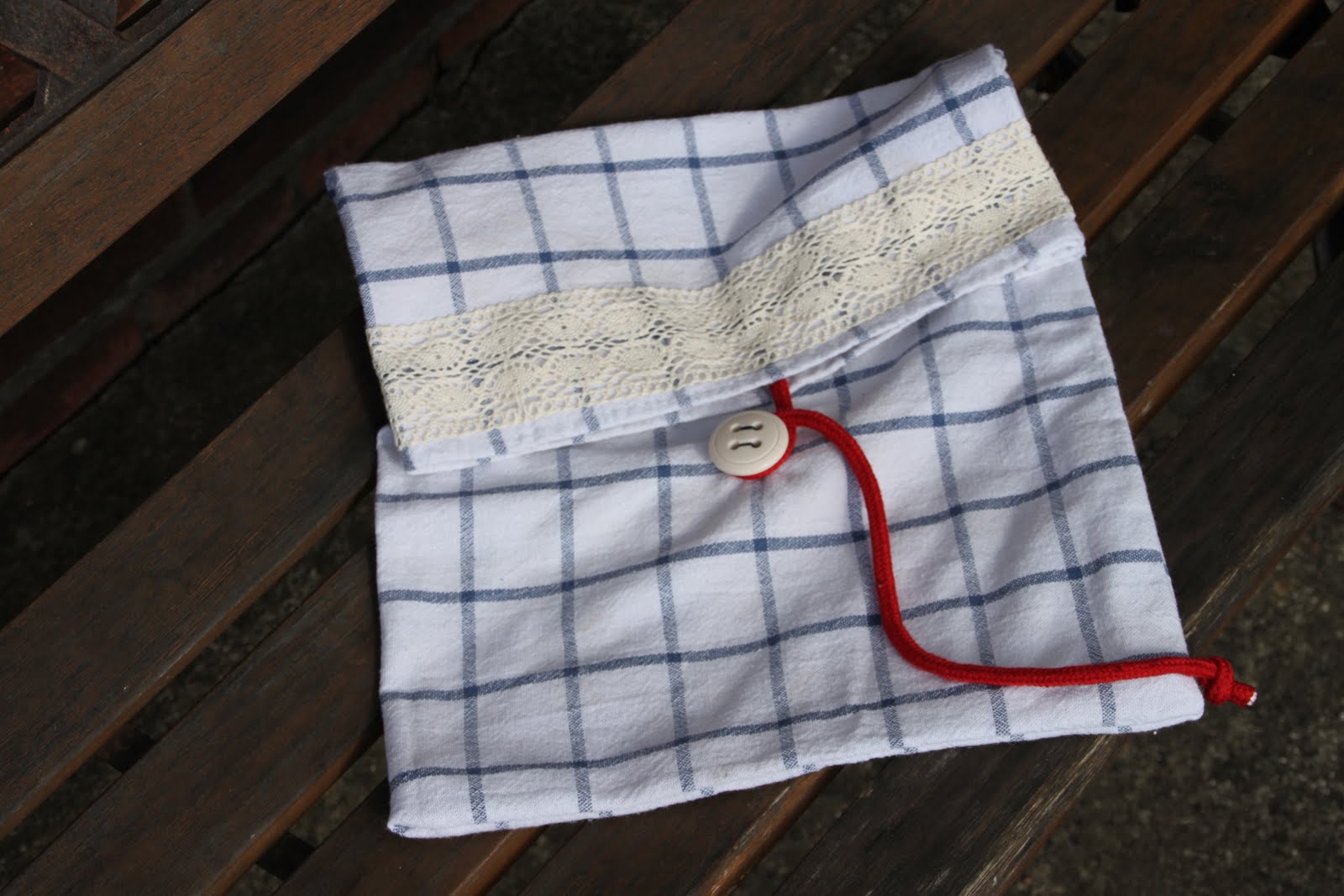 Su Sews SoSo 101 things to do with a tea towel...