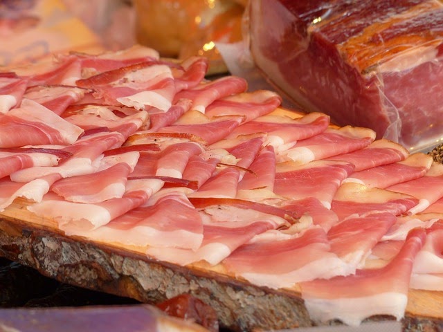 cigalas templadas con jamon iberico