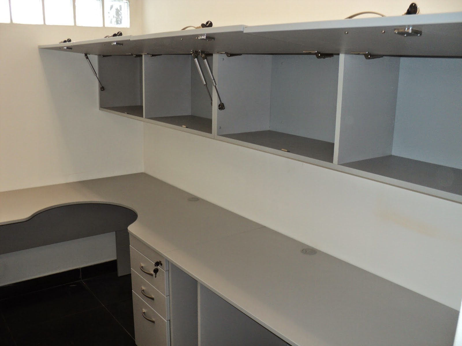 E y G Proyectos Integrales - Muebles en melamina,aluminio y vidrio