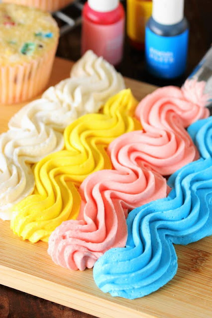 Funfetti Happy Birthday Cupcakes with Buttercream Frosting