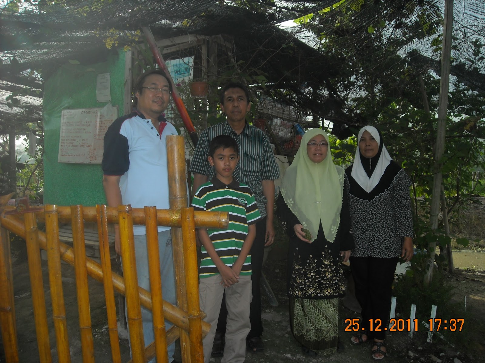 Laman Hijas Mekar: LADANG ANGGUR SALOMA VINEYARD - LEKIR, SITIAWAN