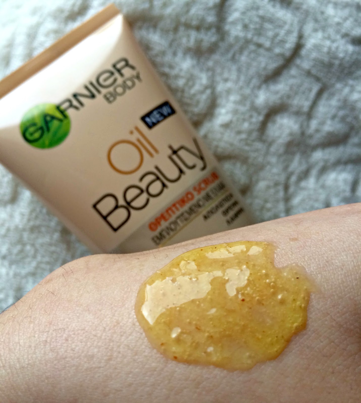 Review Ultimate Beauty Oil Nourishing Scrub by Garnier BubblyBeauty