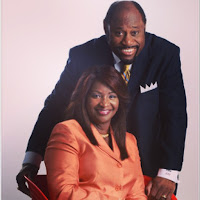 Myles Munroe and wife
