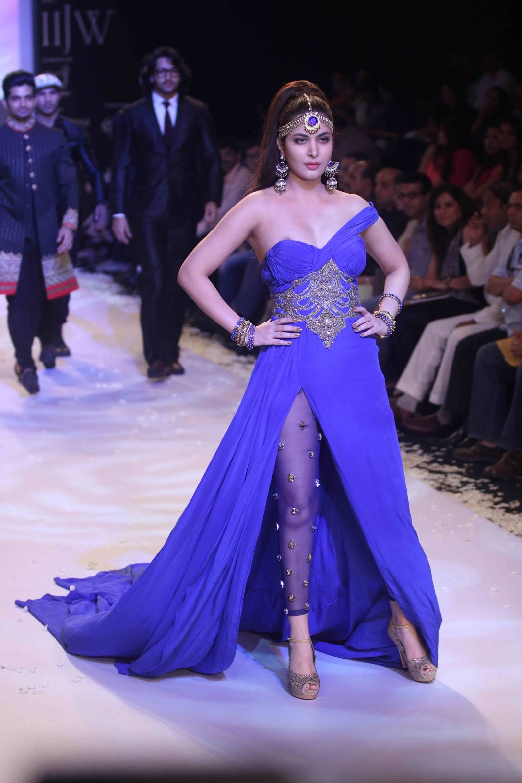 High Quality Bollywood Celebrity Pictures Ankita Shorey Nip Slip In Blue Dress At Gitanjali