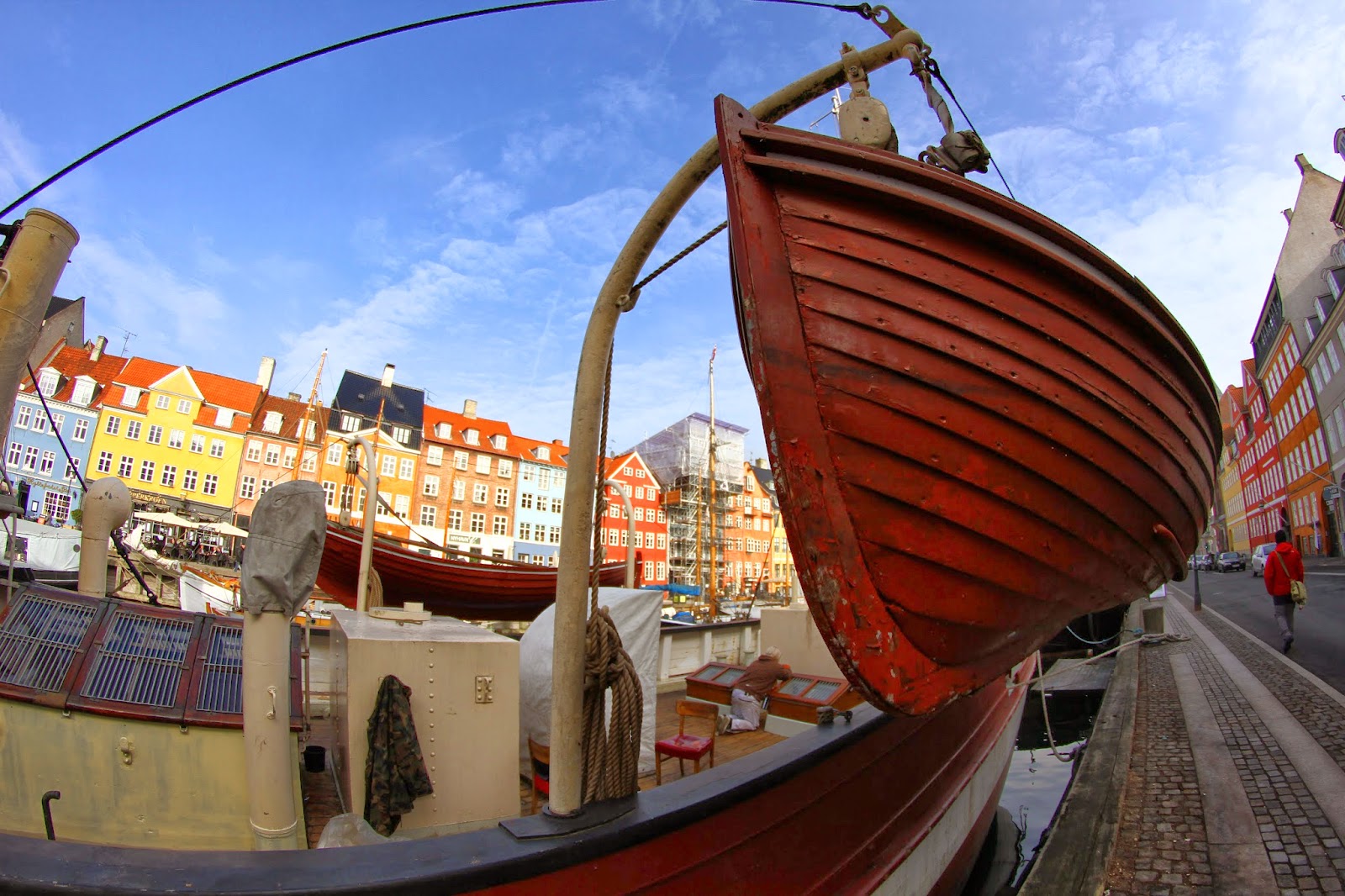 Dicas para visitar NYHAVN e fazer um PASSEIO DE BARCO pelos canais de Copenhaga | Dinamarca