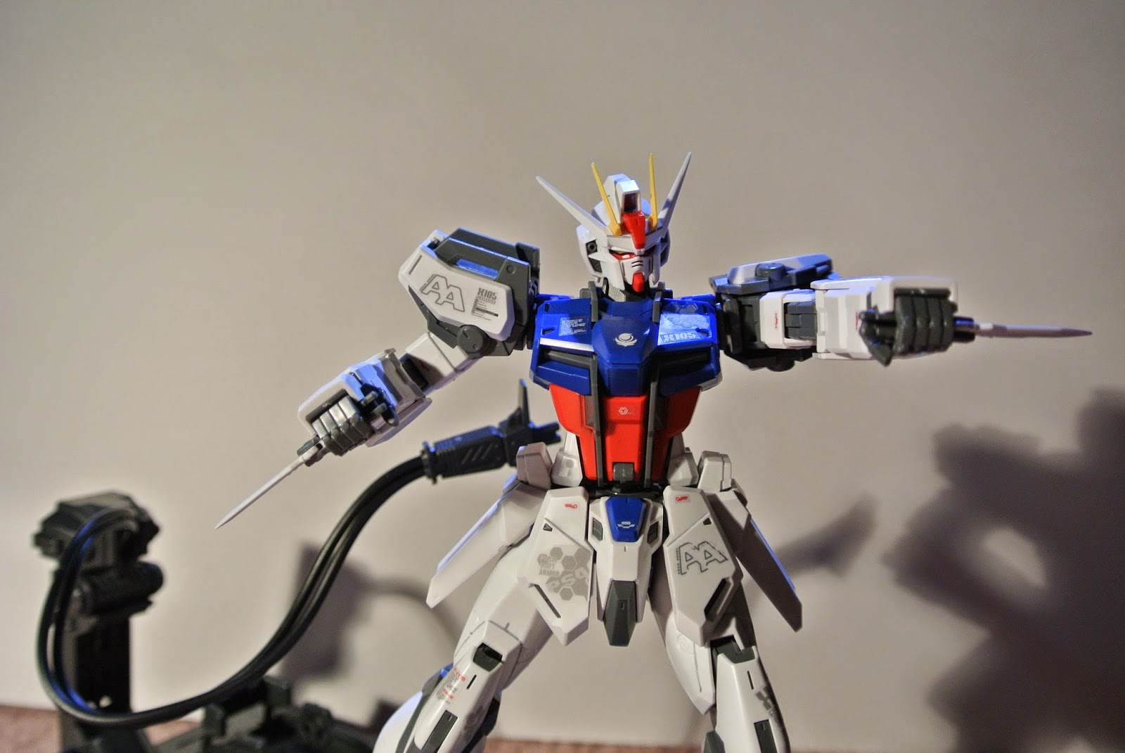 GunplaWorks: Review: MG Aile Strike Gundam Remastered