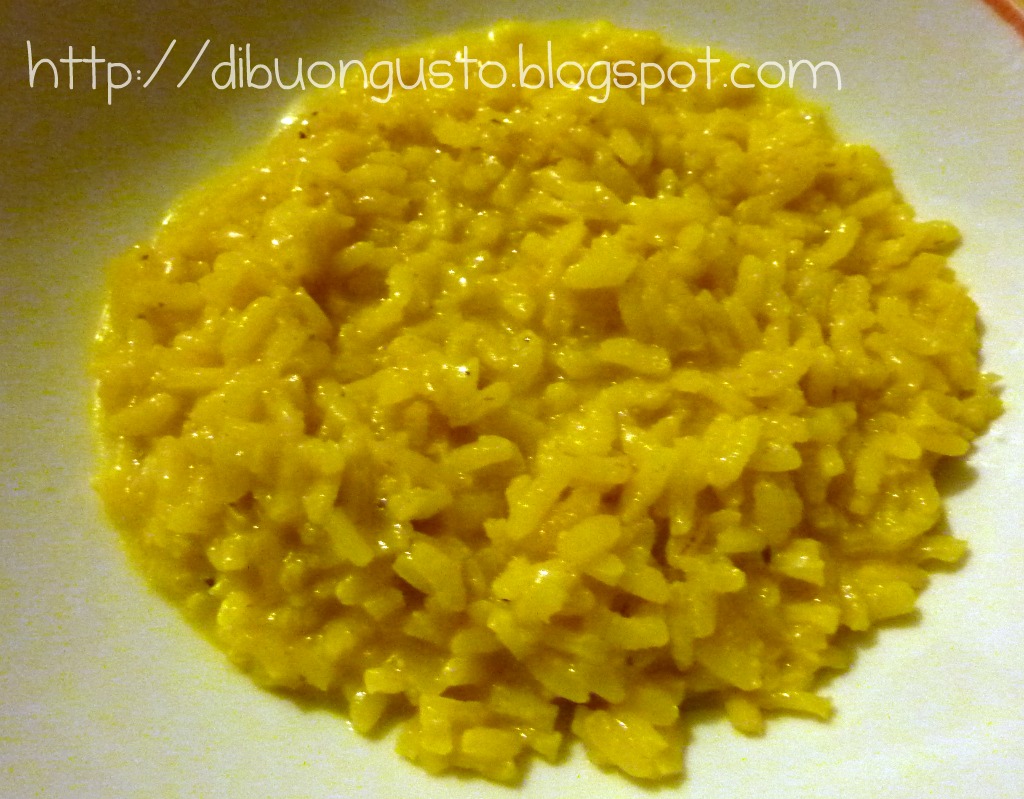 Risotto allo zafferano cotto nel microonde