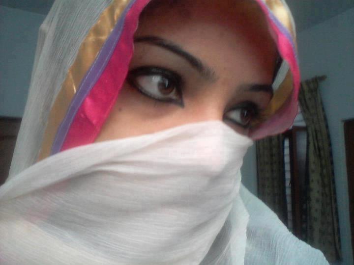 Beautiful Arab Pakistani Muslim Hot College Girls At Facebook 30 Photo Facebook College