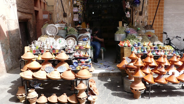 Souk in Marrakesch, Töpferwaren Souk in Marrakesch, Töpferwaren
