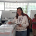 Zhazil Méndez acude a votar con su familia