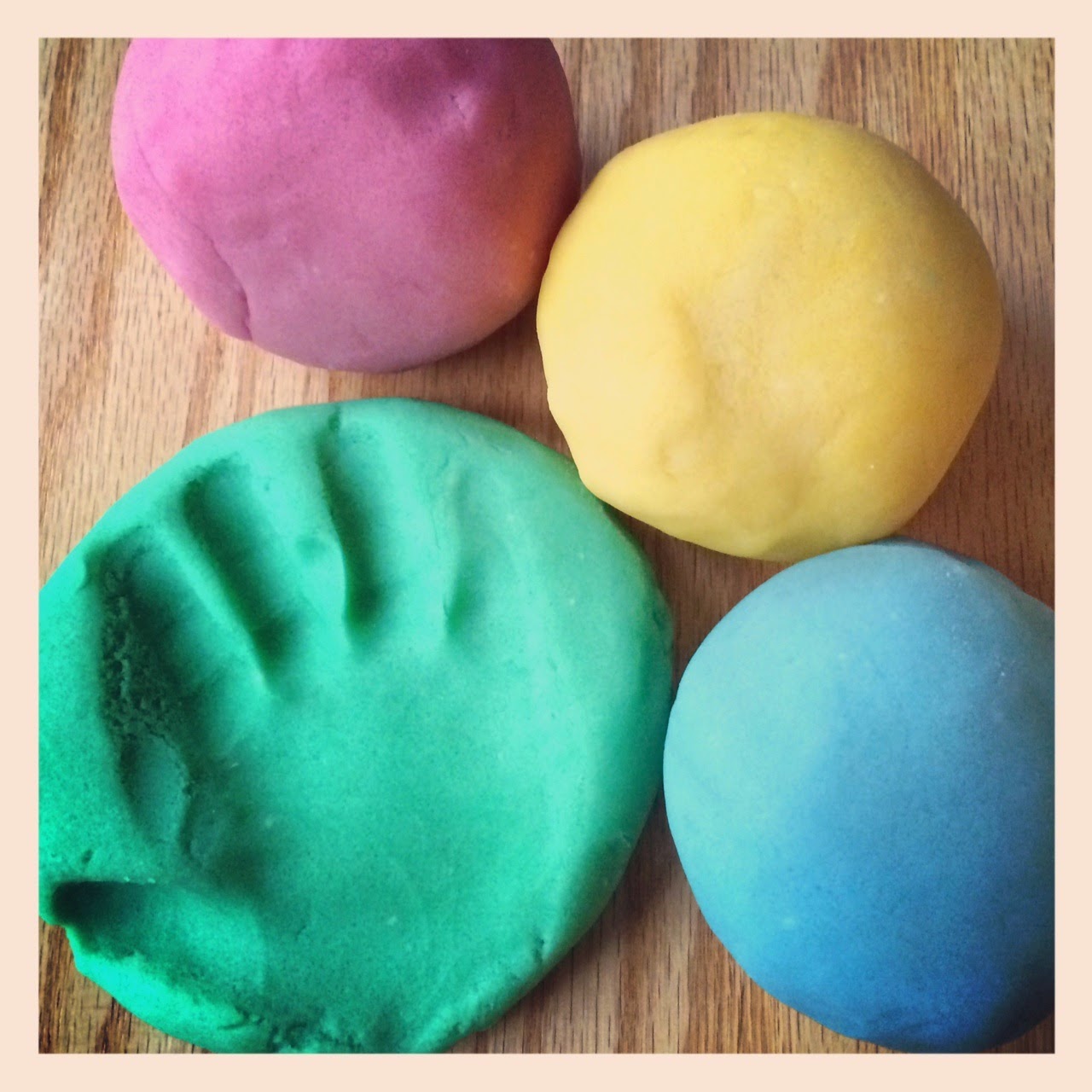 aventyrkids Easy DIY play dough