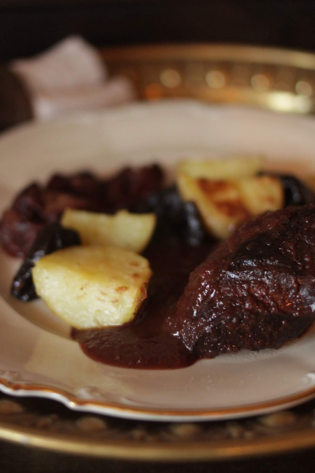 Geschmortes Schweineherz mit Äpfeln | Küchenliebelei