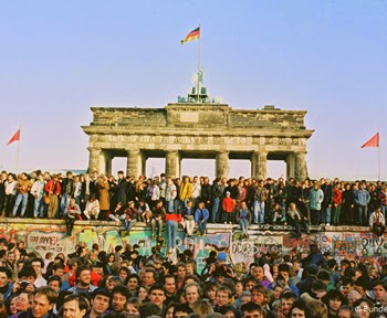 the collapse of the Berlin Wall