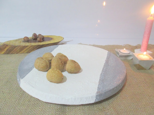 IMG 0161 - מגש מצות ומה שמעליהם....