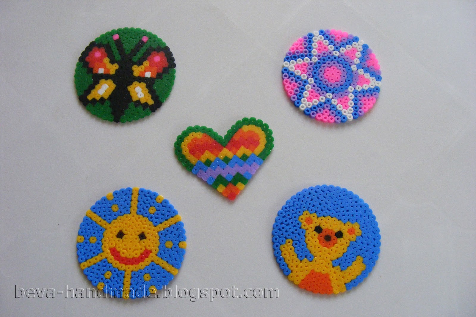 Featured image of post Stitch Z Koralik w Pyssla Na specjalnych podk adkach uk ada si wymy lony przez siebie wz r na wierzch k adzie si papier do pieczenia i ju mo na prasowa