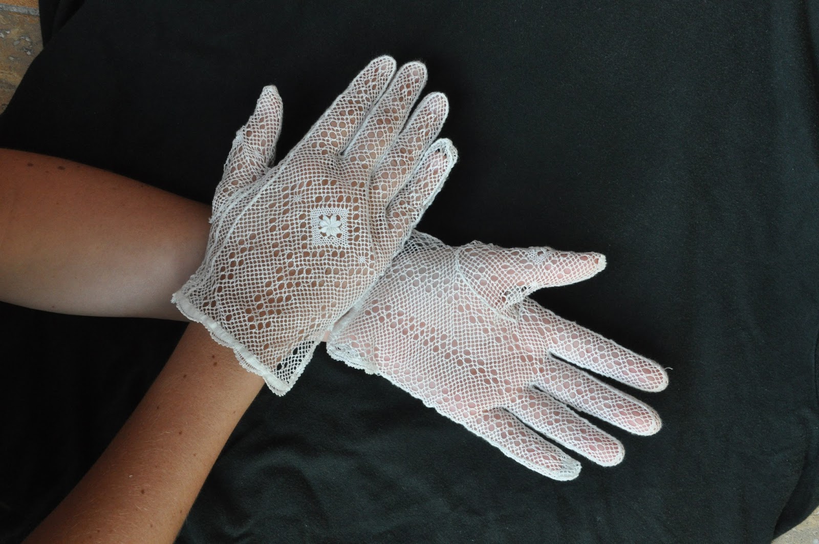 Guantes traslúcidos rosas main image 0