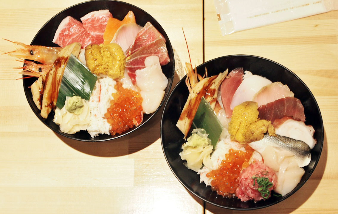 Tsukiji Market Sashimi don - fresh off the boat seafood!