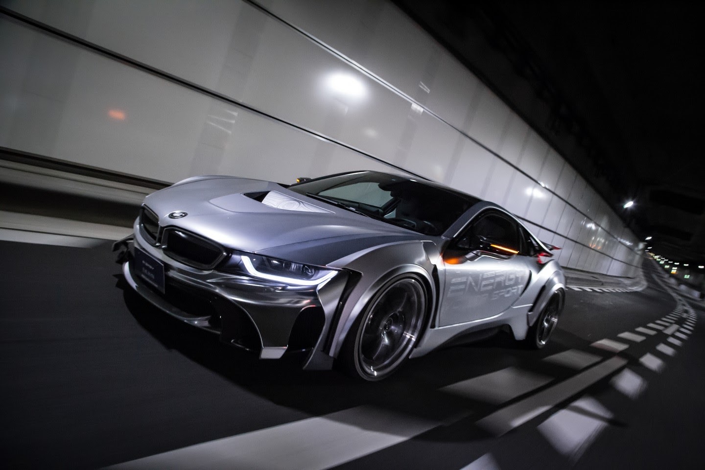 BMW i8 тюнингованная