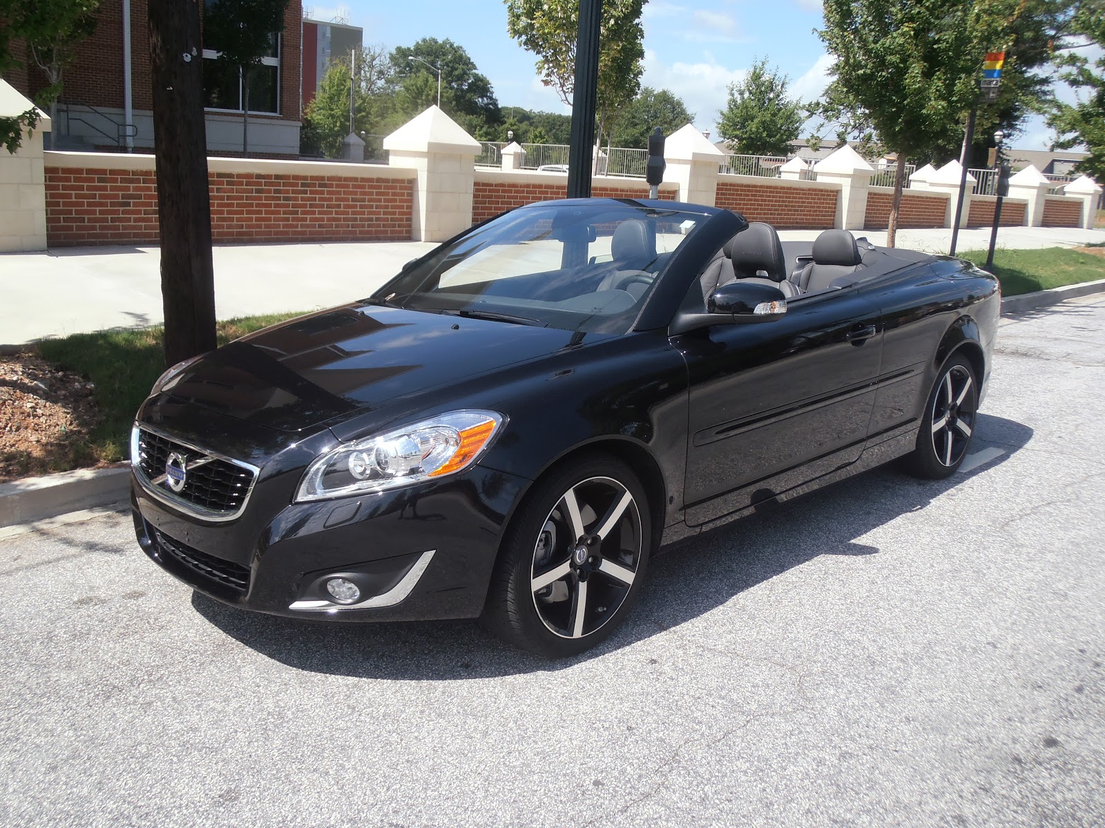 Auto Trends with JeffCars.com: 2012 Volvo C70: The Brand's Sporty