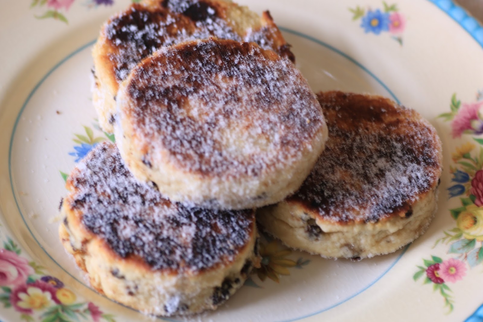 Delights of the Heart: Teisen Cymraeg (Welsh Cakes) Recipe