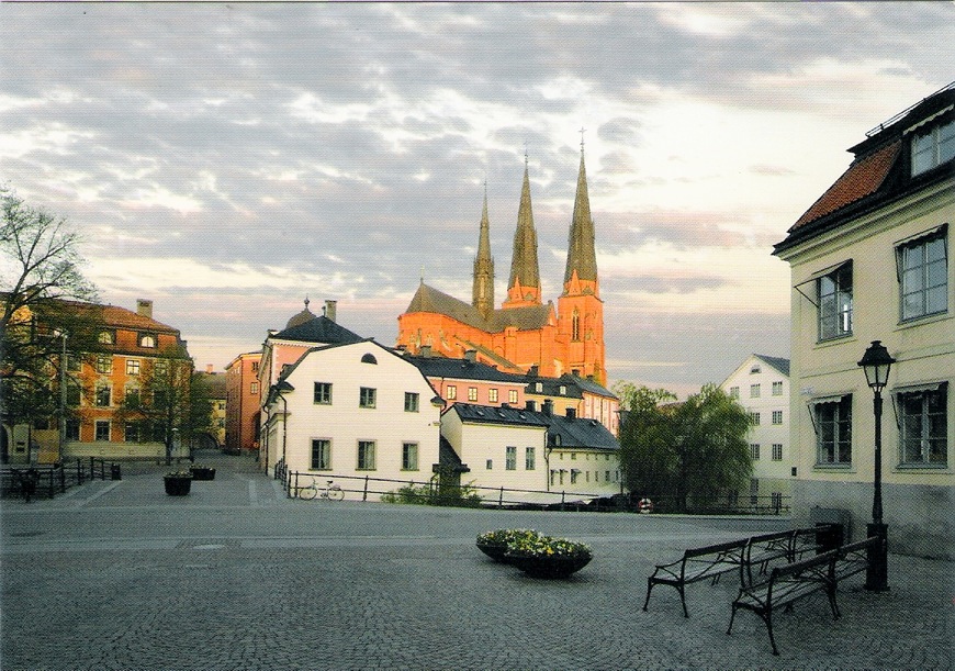 La Atalaya Nocturna Lunes de Postal (Monday's postcard) Uppsala domkyrka
