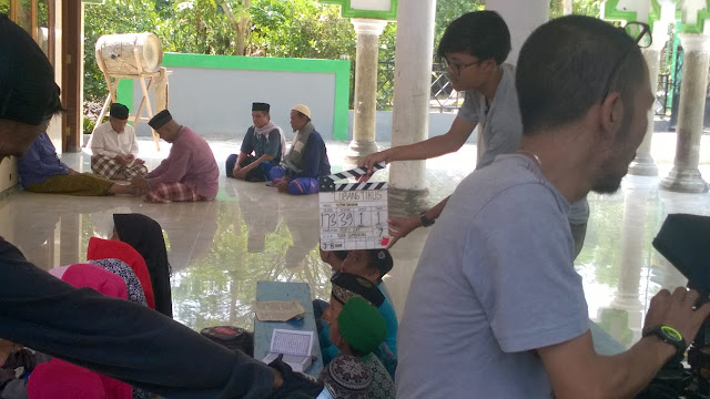 Syuting salah satu adegan untuk FTV berjudul " Lubang Tikus " di Masjid Baitul Ma'ruf, Desa Sonokidul, Kunduran