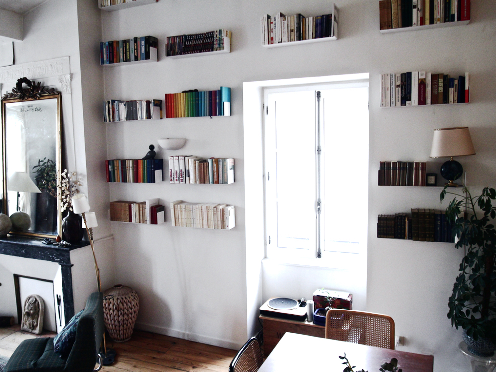 blog-mode-style-homme-paris-bordeaux-teebooks-tee-books-etageres-design-bibliotheque-vinyle-murale-blanche-metal-deco-interieur-blog