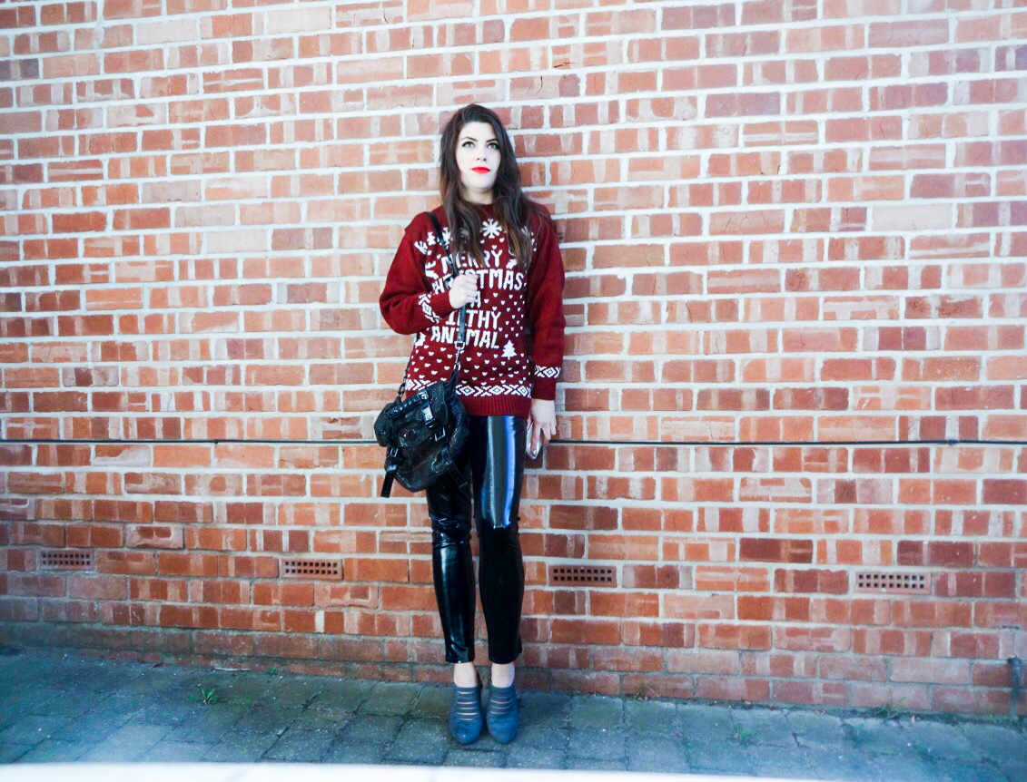 HOW TO STYLE A CHRISTMAS JUMPER - OUTFITS
