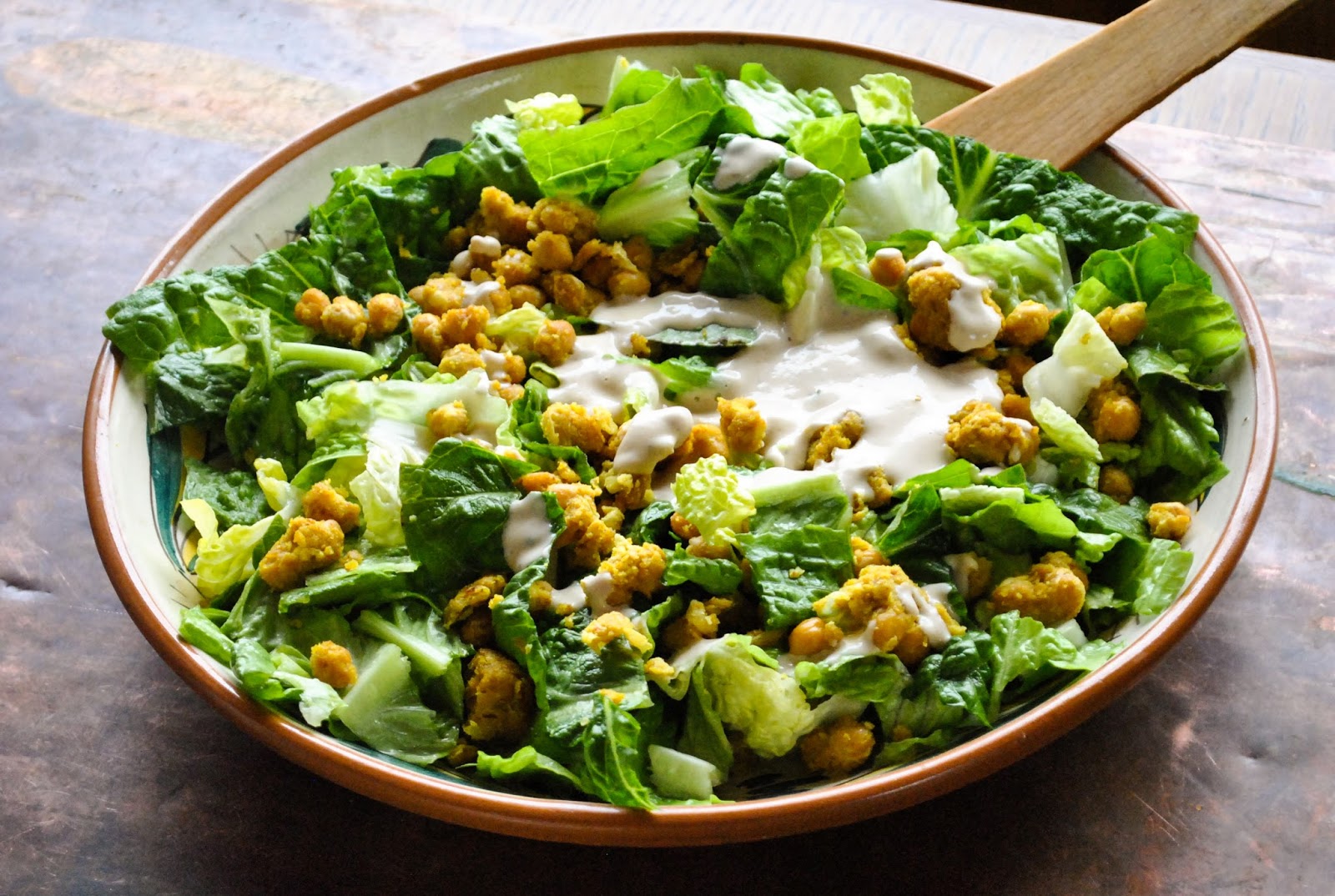 Creamy and tangy vegan Caesar salad (GF) VeganSandra